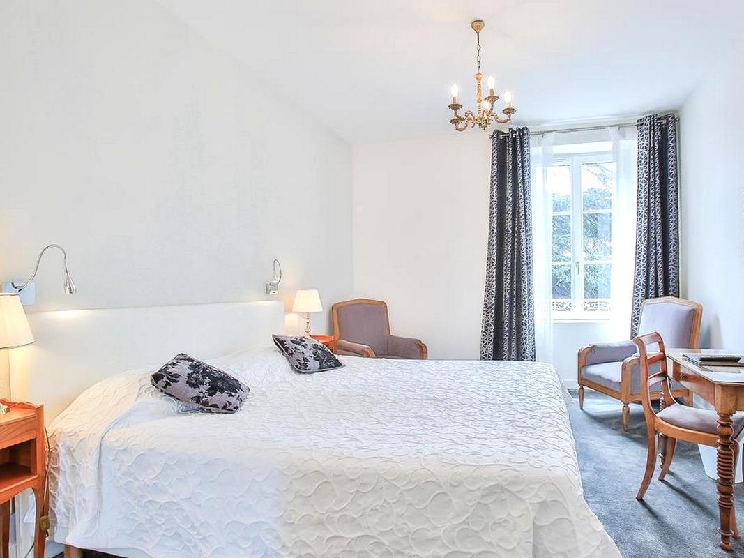 Logis Hotel Royal Saint-Mart Руайя Экстерьер фото